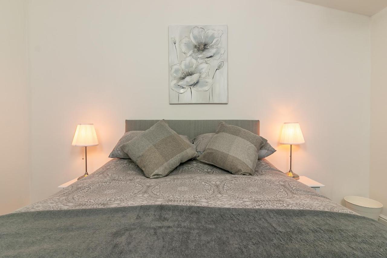 Hillcrest Lodge Стивънидж Екстериор снимка