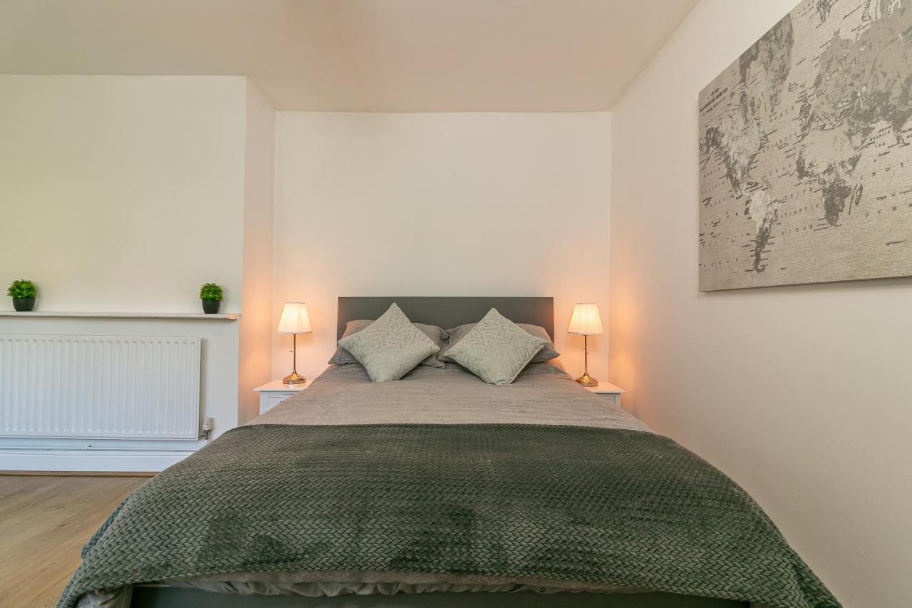 Hillcrest Lodge Стивънидж Екстериор снимка
